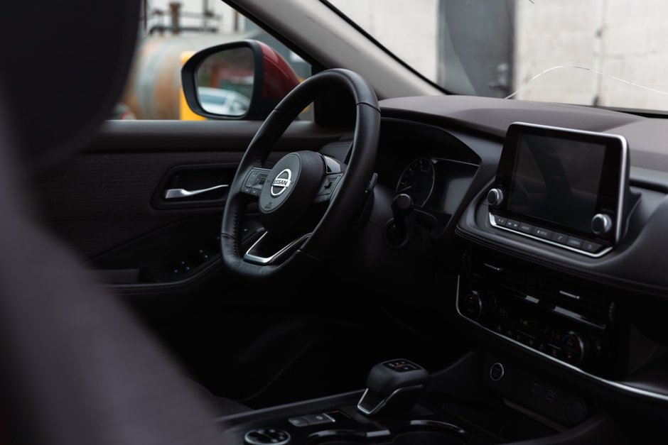 2021 Nissan Rogue SV-24