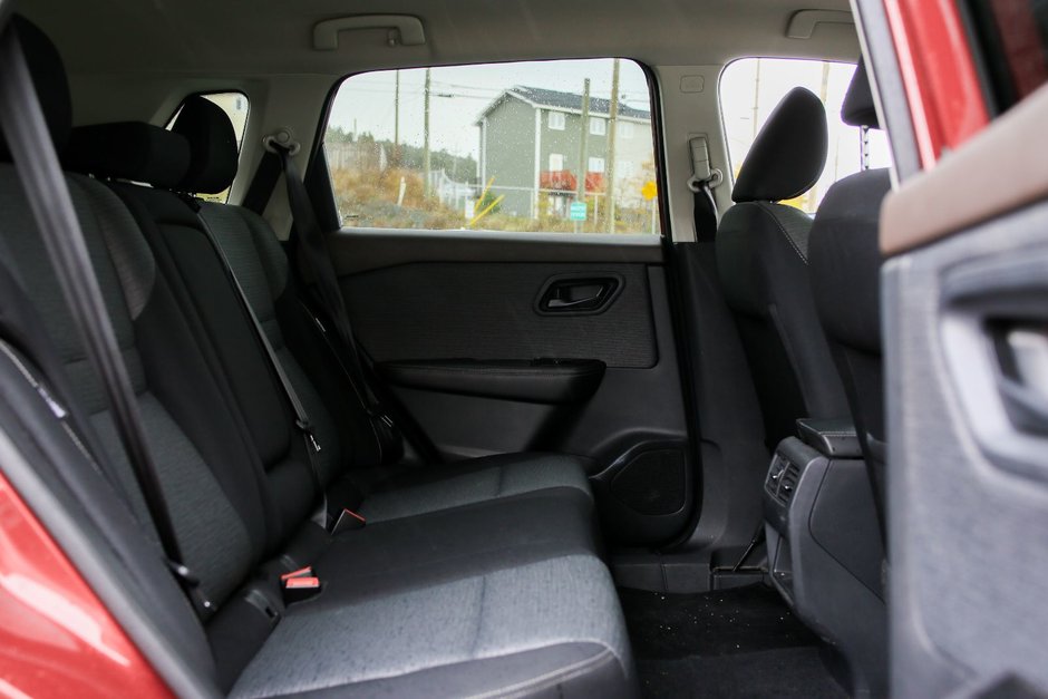 2021 Nissan Rogue S-24