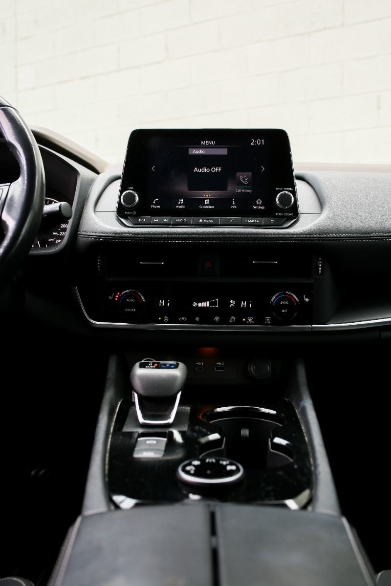 2021 Nissan Rogue S-19