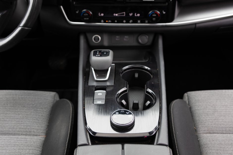 2022 Nissan Rogue SV AWD CVT (2)-21