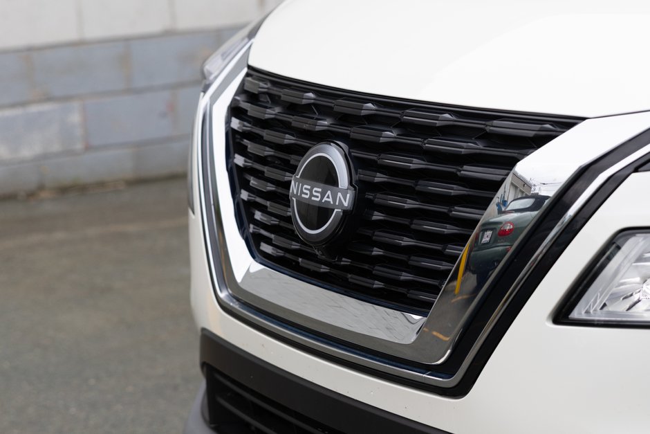 2022 Nissan Rogue SV AWD CVT (2)-3
