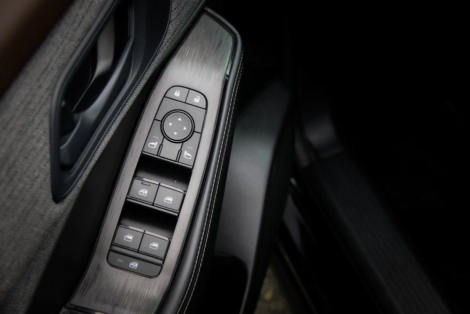 2022 Nissan Rogue S-14