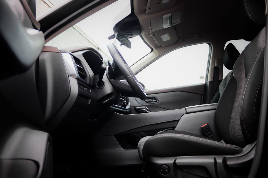 2022 Nissan Rogue S-12