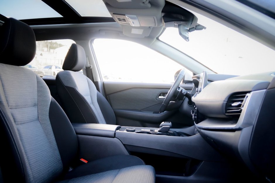 2022 Nissan Rogue SV-20