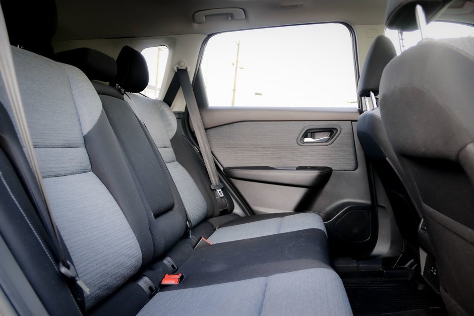 2022 Nissan Rogue SV-23