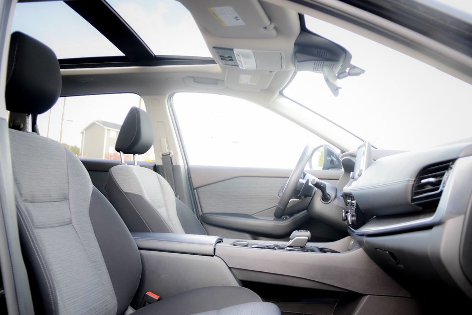 2022 Nissan Rogue SV-22