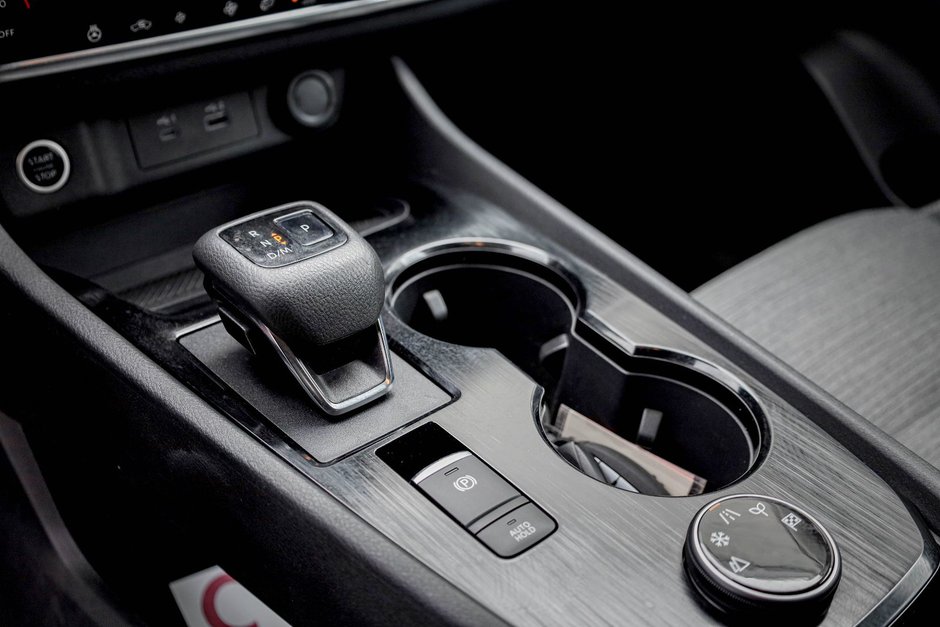 2022 Nissan Rogue S-11