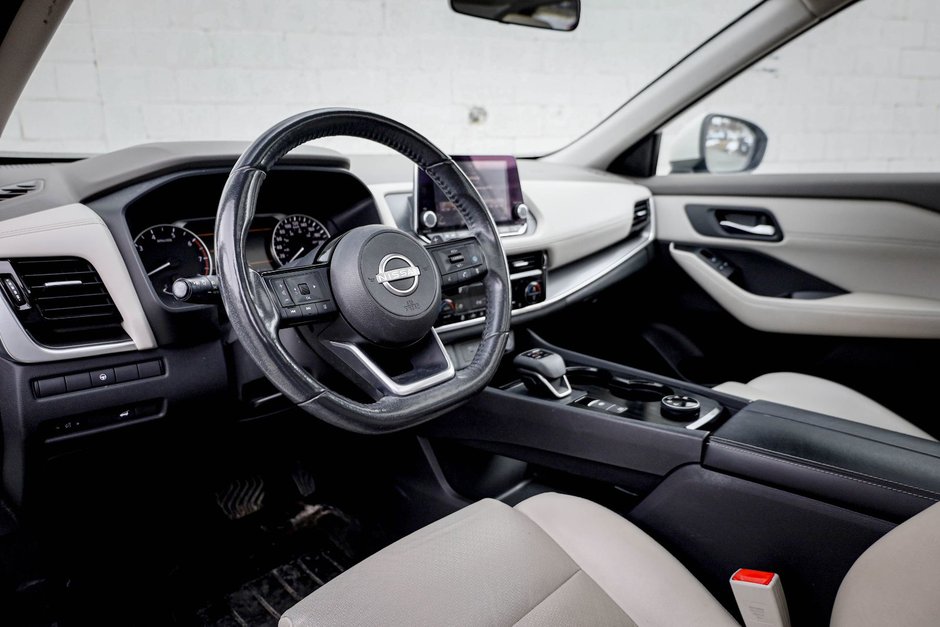 2022 Nissan Rogue SV-10