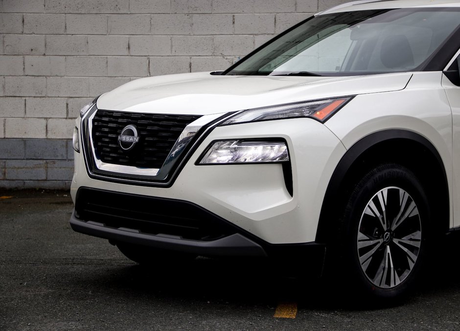 2023 Nissan Rogue SV Moonroof-3