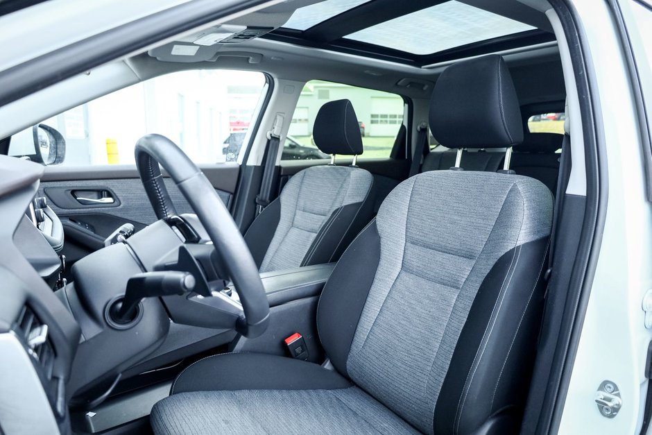 2023 Nissan Rogue SV Moonroof-11