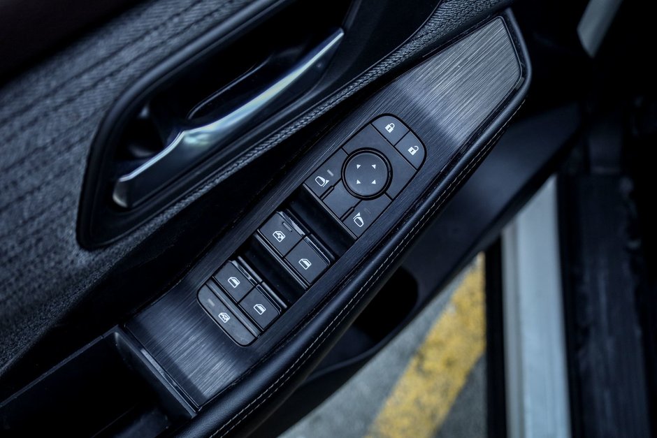 2023 Nissan Rogue SV Moonroof-13