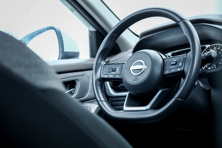 2023 Nissan Rogue SV Moonroof-22