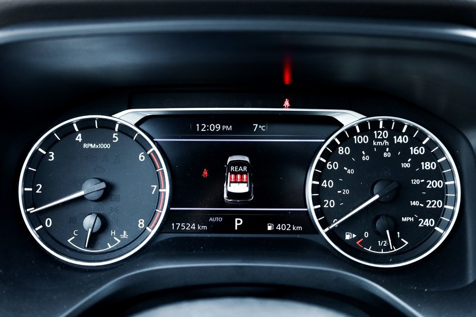 2023 Nissan Rogue SV Moonroof-15