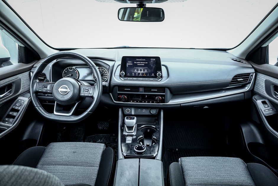 2023 Nissan Rogue SV Moonroof-16