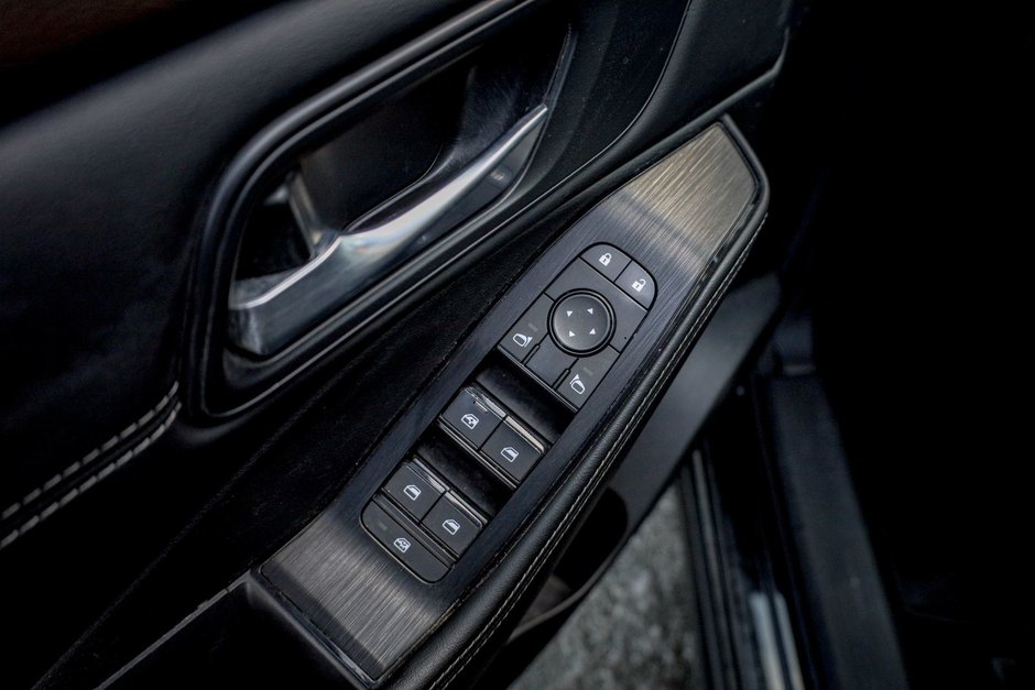 2023 Nissan Rogue SV Midnight Edition-10