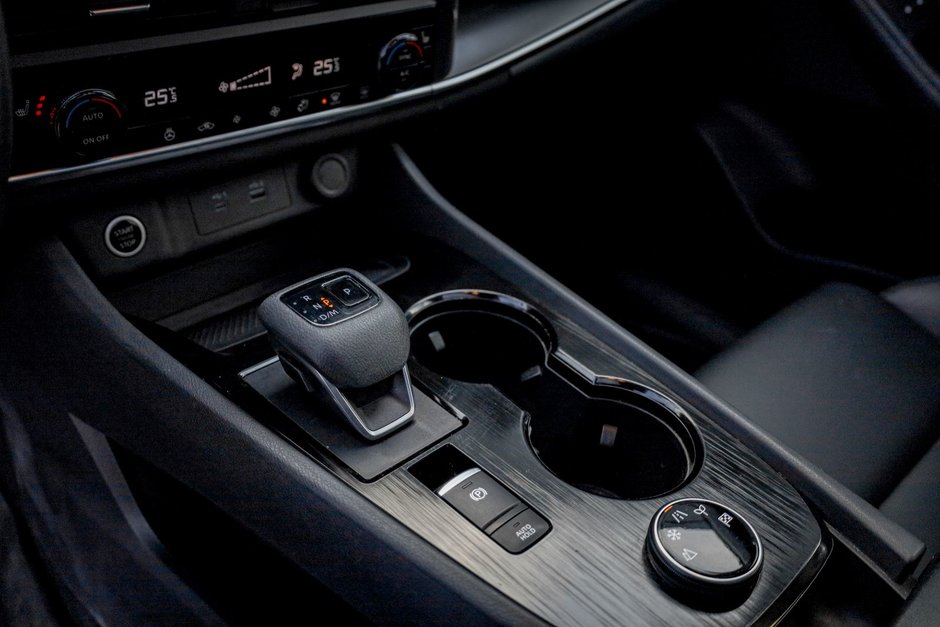 2023 Nissan Rogue SV Midnight Edition-11