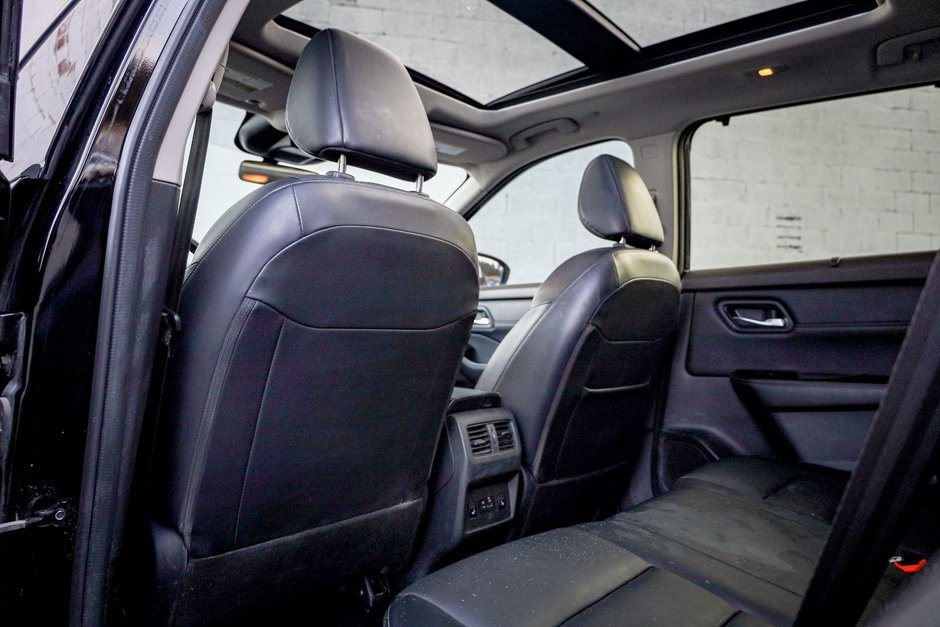 2023 Nissan Rogue SV Midnight Edition-17