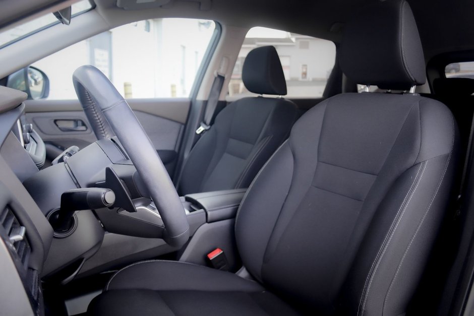 2023 Nissan Rogue S-14