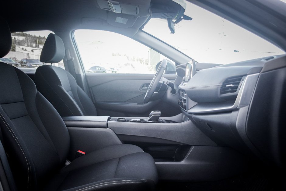 2023 Nissan Rogue S-21