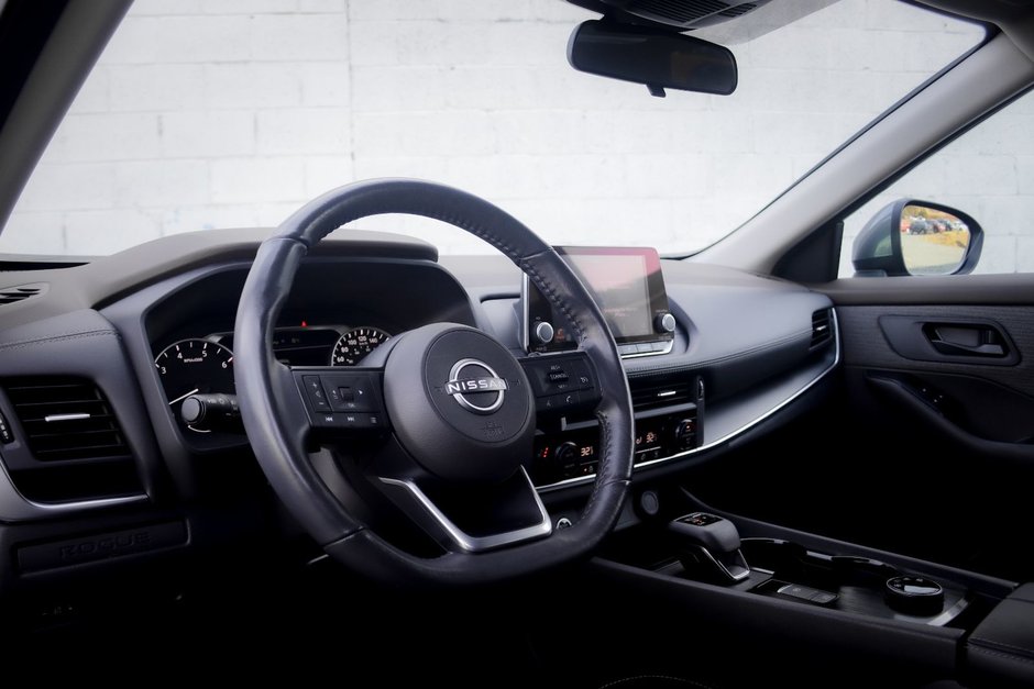 2023 Nissan Rogue S-15