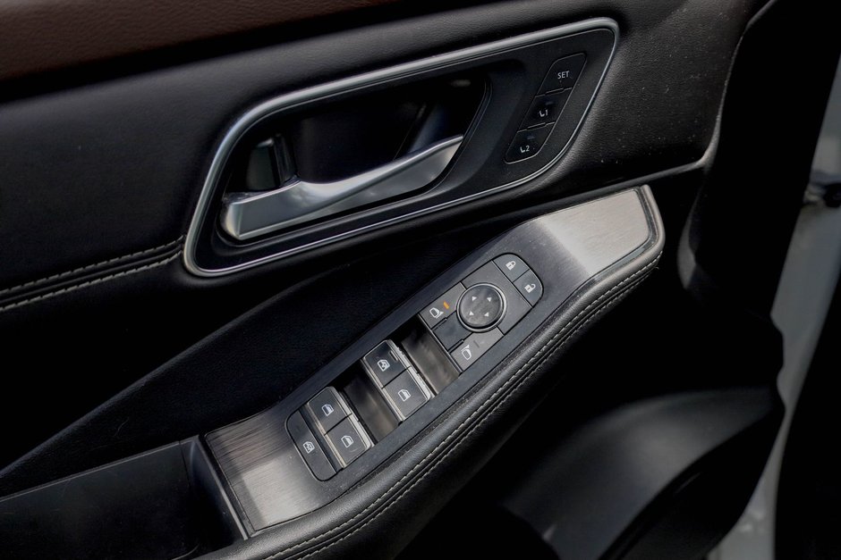 2023 Nissan Rogue Platinum-10