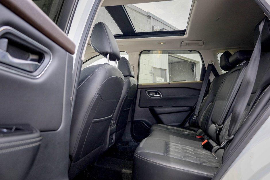 2023 Nissan Rogue Platinum-14