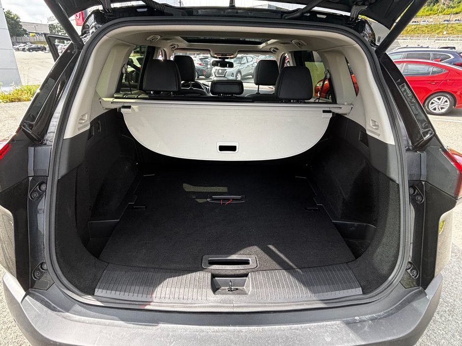 2023 Nissan Rogue Platinum-12