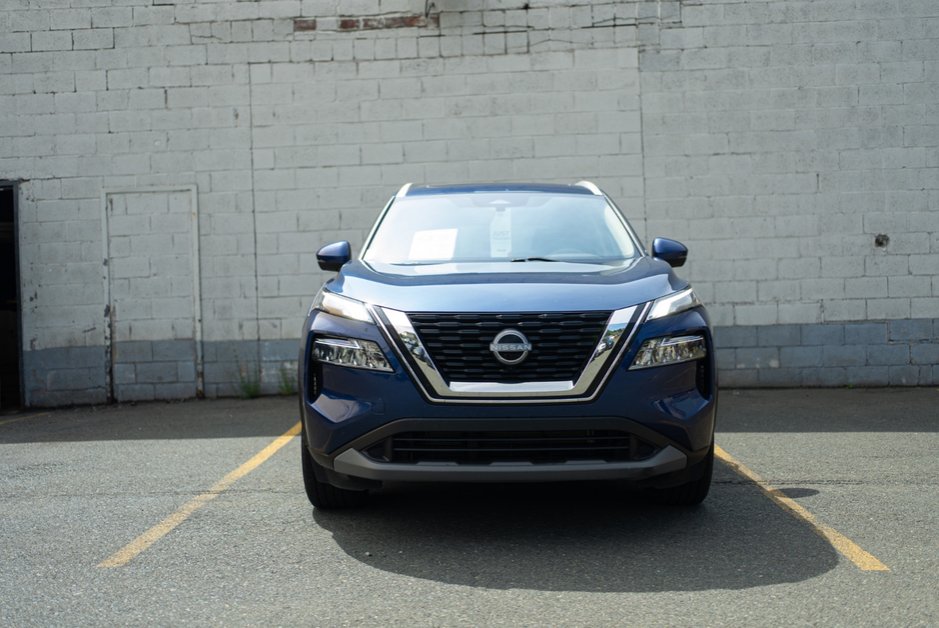 2023 Nissan Rogue SV Moonroof-4