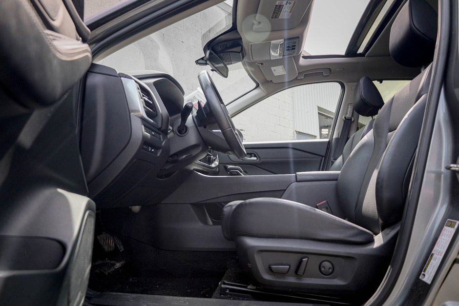 2024 Nissan Rogue SV Moonroof-9