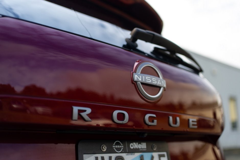 2024 Nissan Rogue S-10