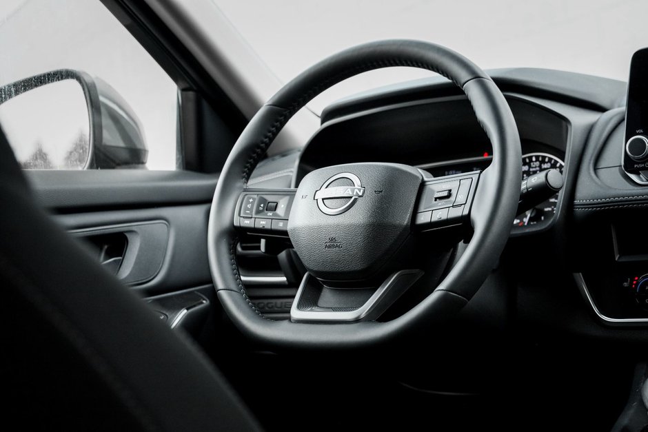 2025 Nissan Rogue S-22