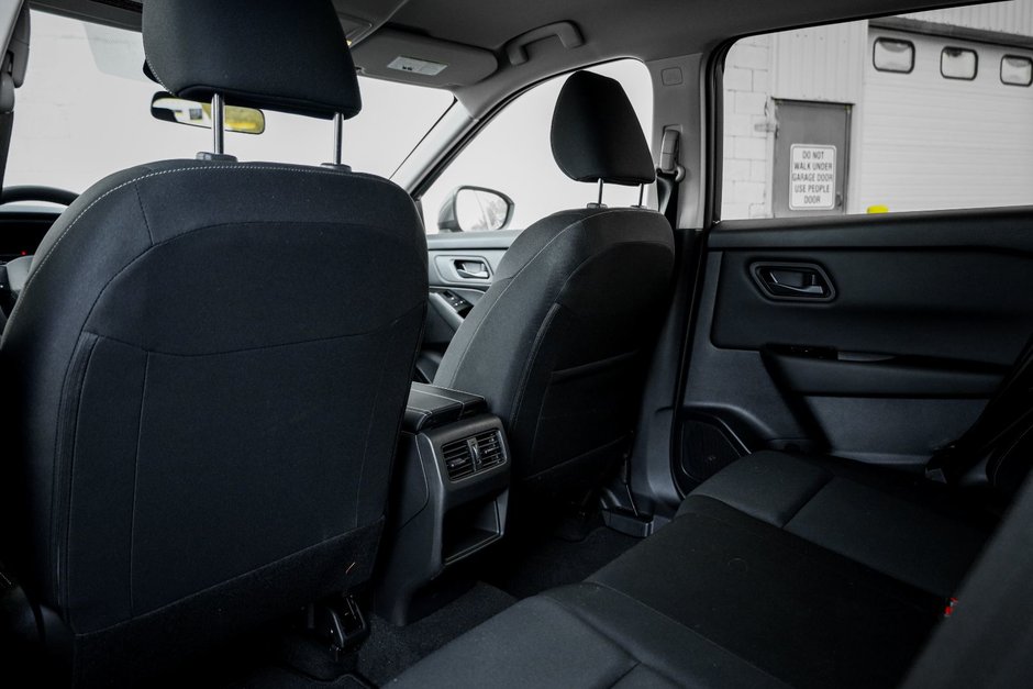 2025 Nissan Rogue S-21