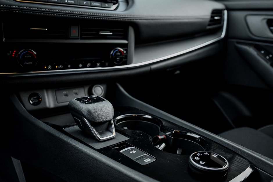 2025 Nissan Rogue S-14