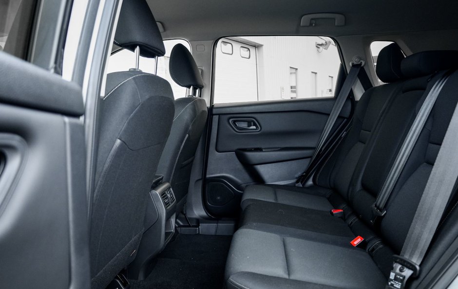 2025 Nissan Rogue S-20