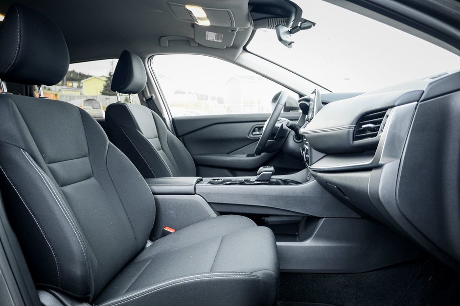 2025 Nissan Rogue S-19