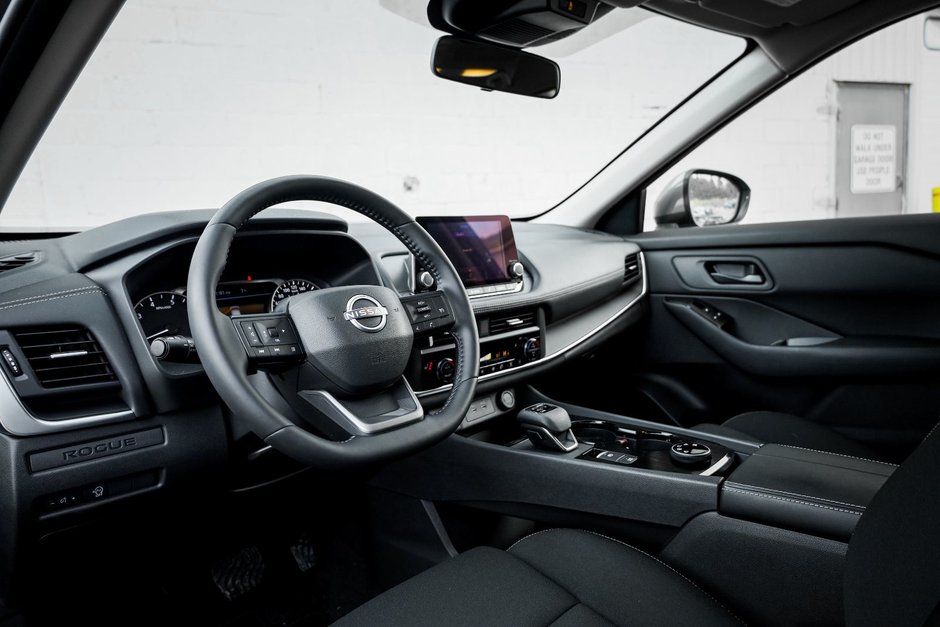 2025 Nissan Rogue S-11