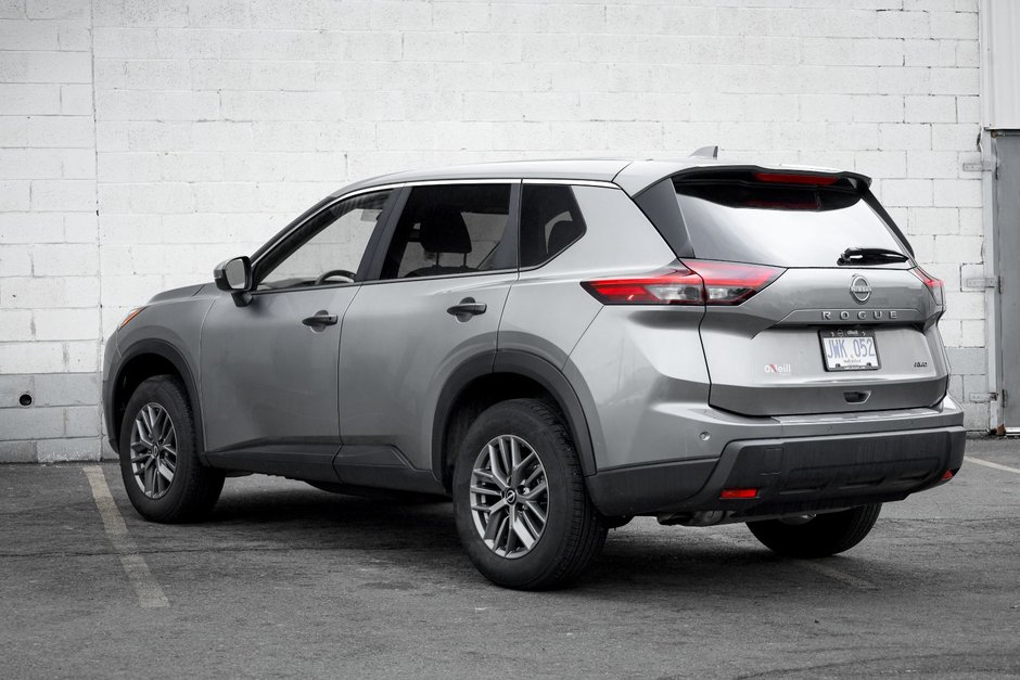 2025 Nissan Rogue S-7
