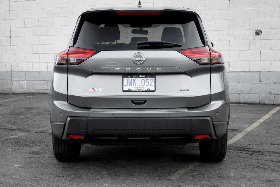 2025 Nissan Rogue S-9