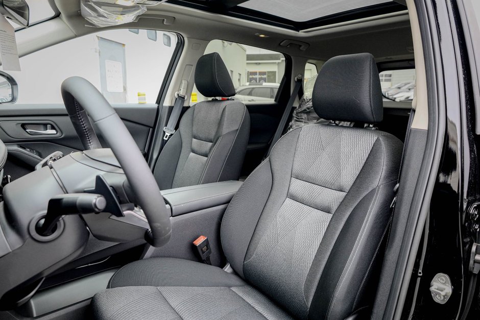 2026 Nissan Rogue SV Moonroof-12