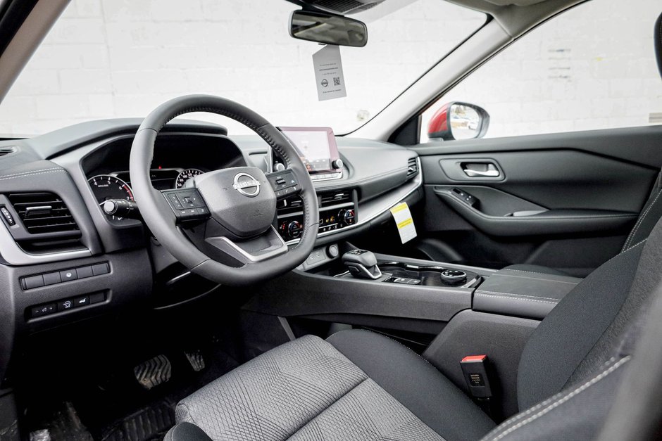 2026 Nissan Rogue SV Moonroof-10