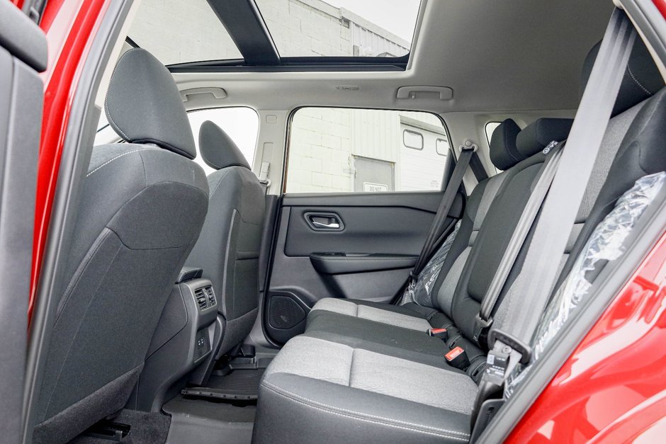 2026 Nissan Rogue SV Moonroof-14