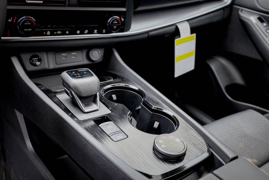 2026 Nissan Rogue SV Moonroof-13