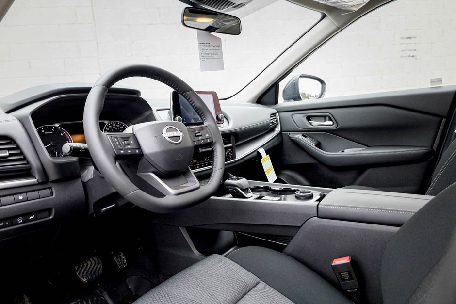 2026 Nissan Rogue SV Moonroof-8