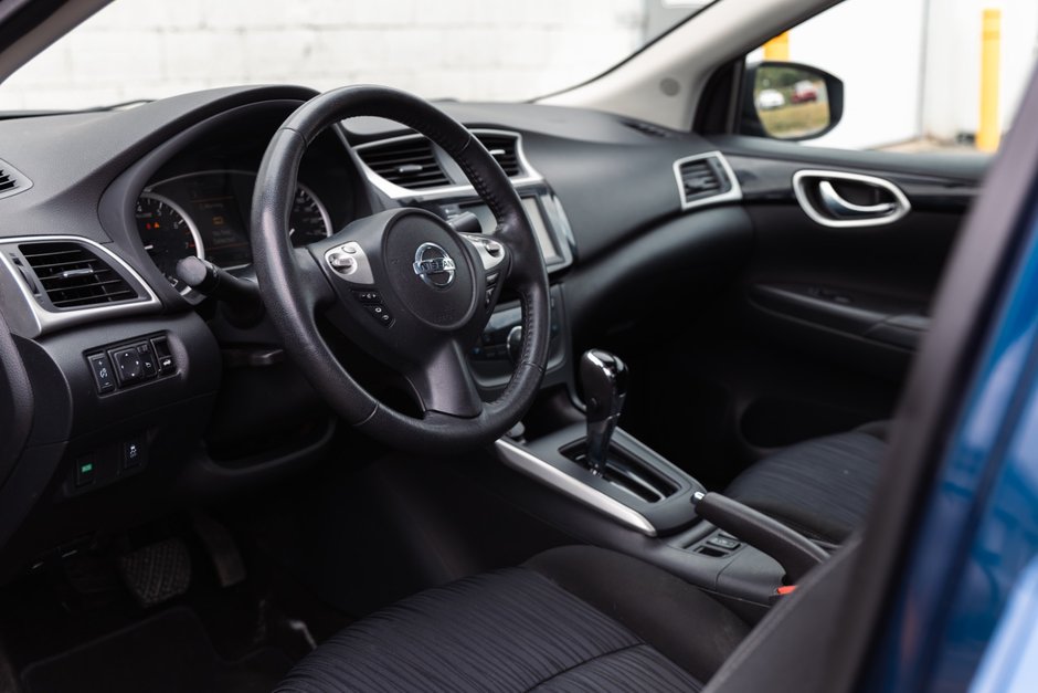 2019 Nissan Sentra 1.8 SV CVT (2)-12