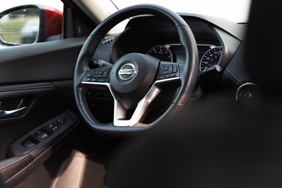 2022 Nissan Sentra SV CVT-15