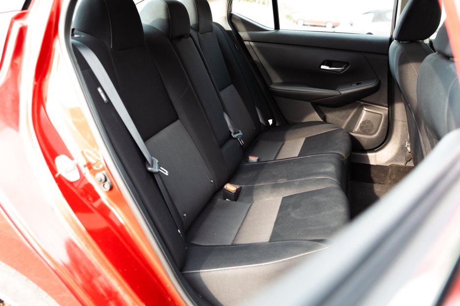 2022 Nissan Sentra SV CVT-23