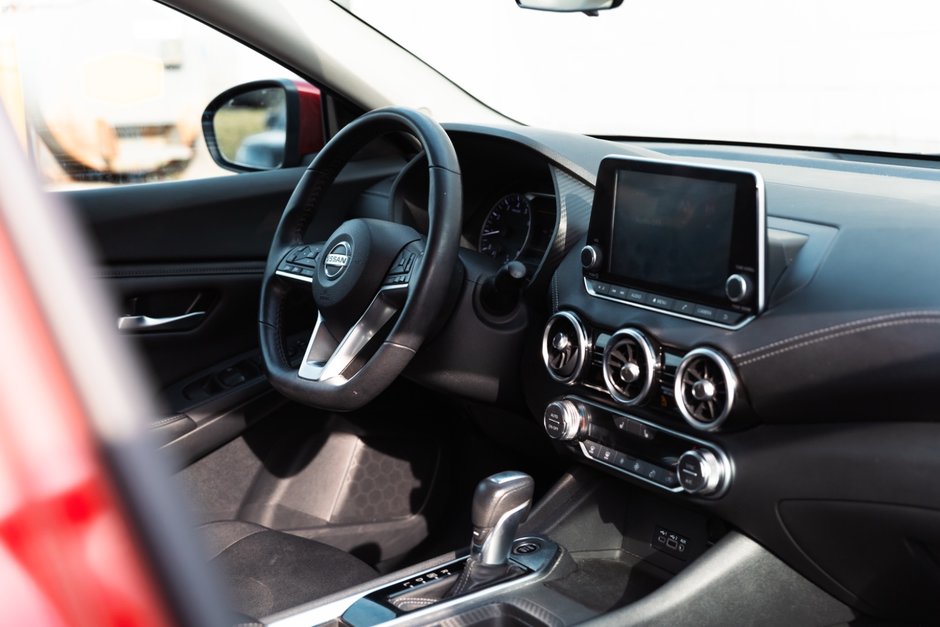 2022 Nissan Sentra SV CVT-21