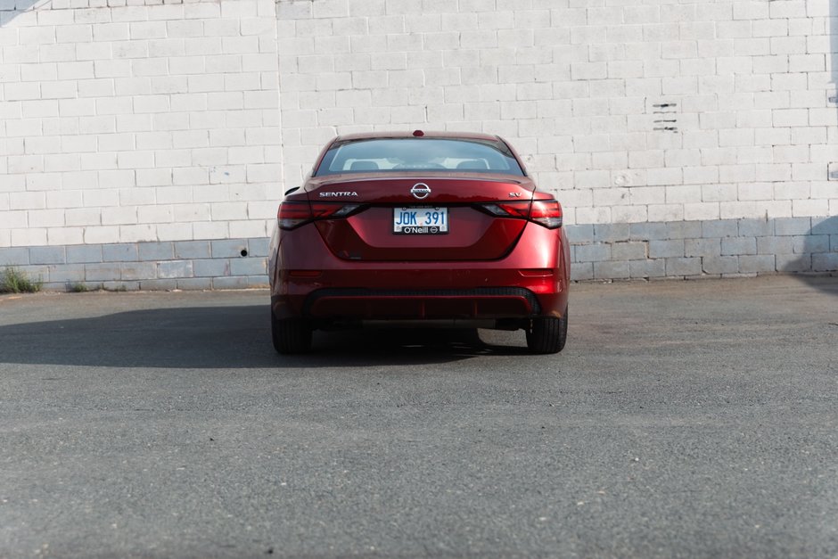 2022 Nissan Sentra SV CVT-9