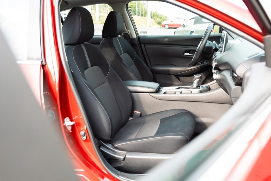 2022 Nissan Sentra SV CVT-20