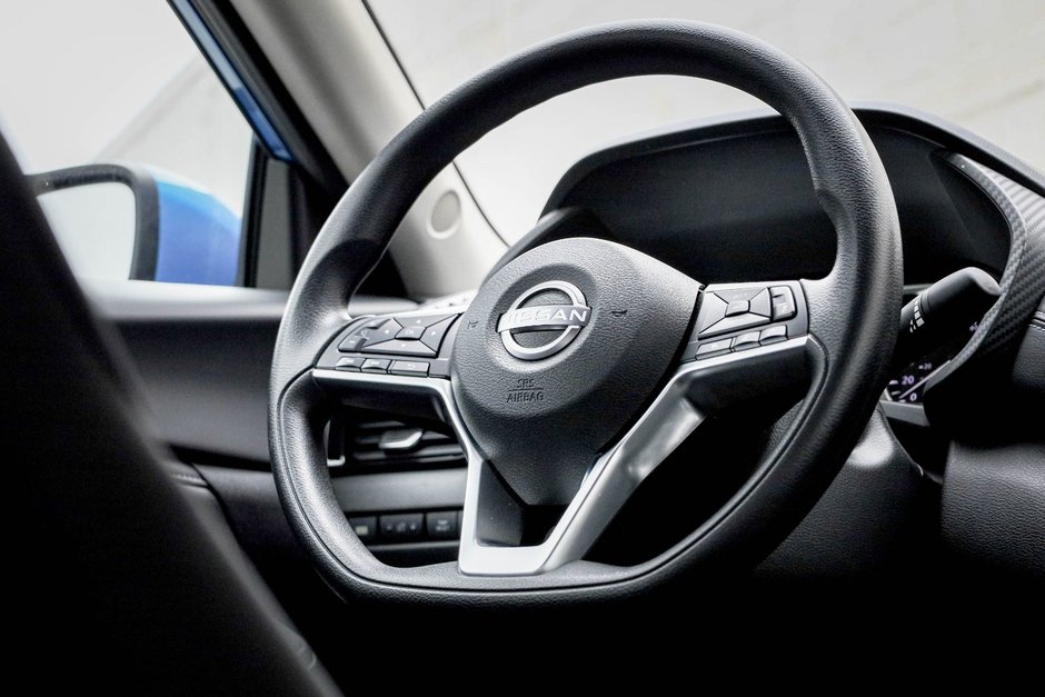 2025 Nissan Sentra SV-16
